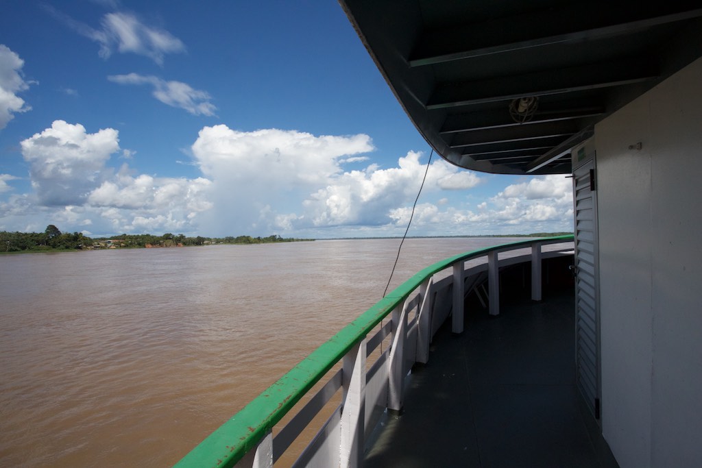 Auf dem Amazonas Boot