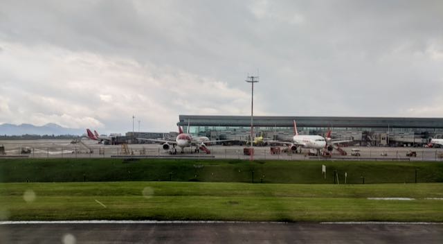 Reisetipps Kolumbien: Regen in Bogota Airport